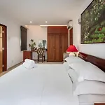 Otis Apartment - Balcony View - Steps From Bui Vien - International Plaza Building - District 1