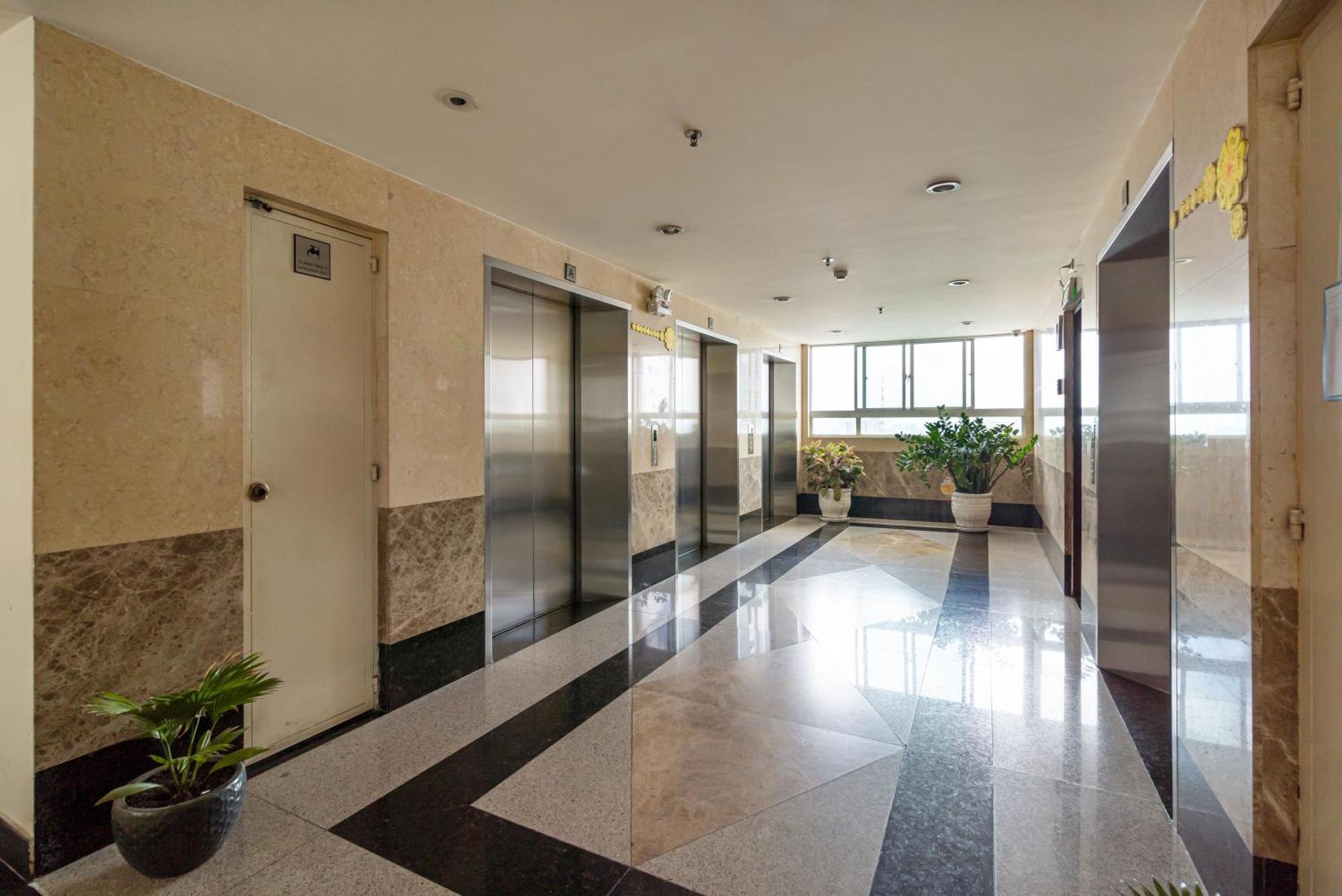 Otis Apartment - Balcony View - Steps From Bui Vien - International Plaza Building - District 1 Căn hộ TP. Hồ Chí Minh