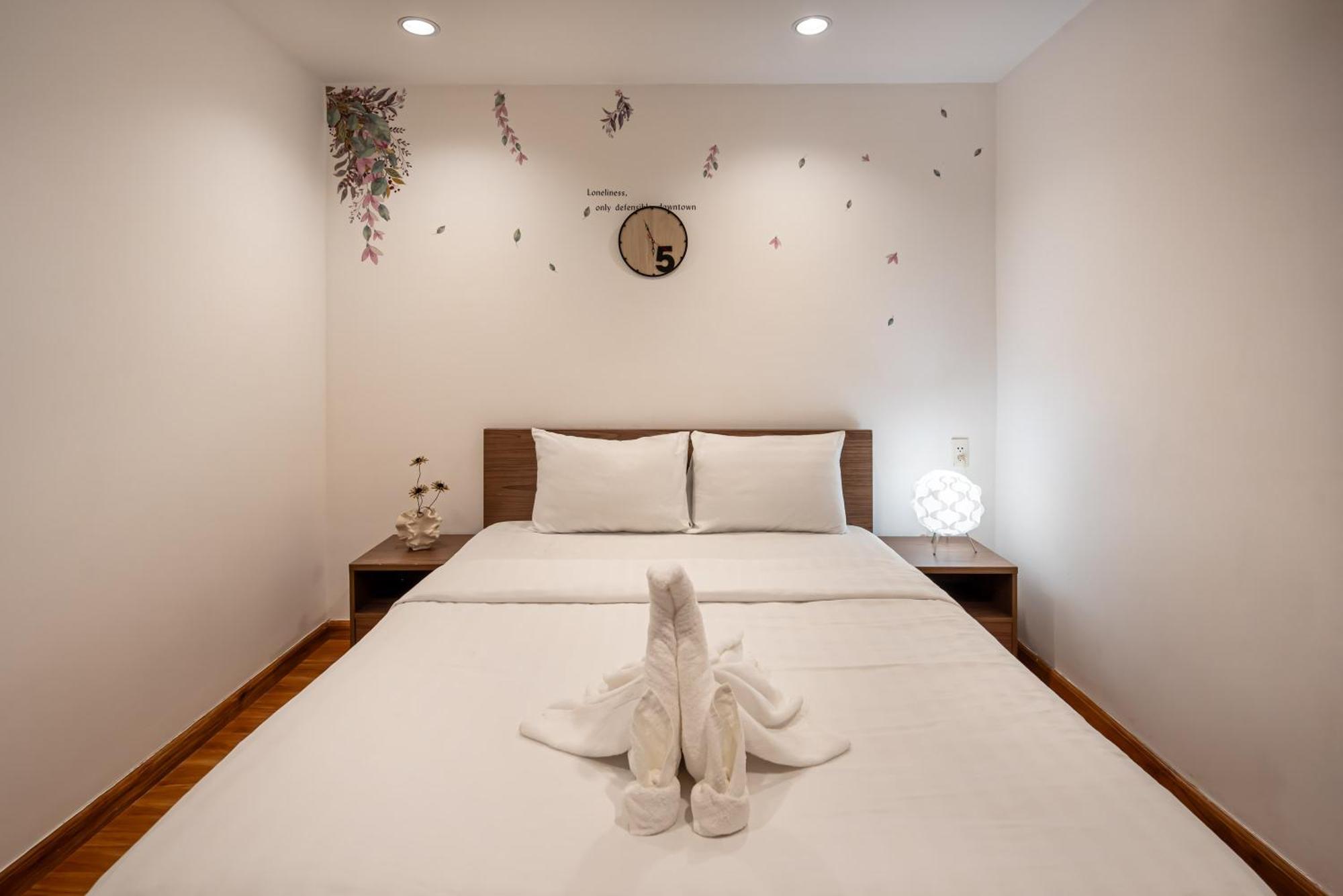 Căn hộ Otis Apartment - Balcony View - Steps From Bui Vien - International Plaza Building - District 1 TP. Hồ Chí Minh