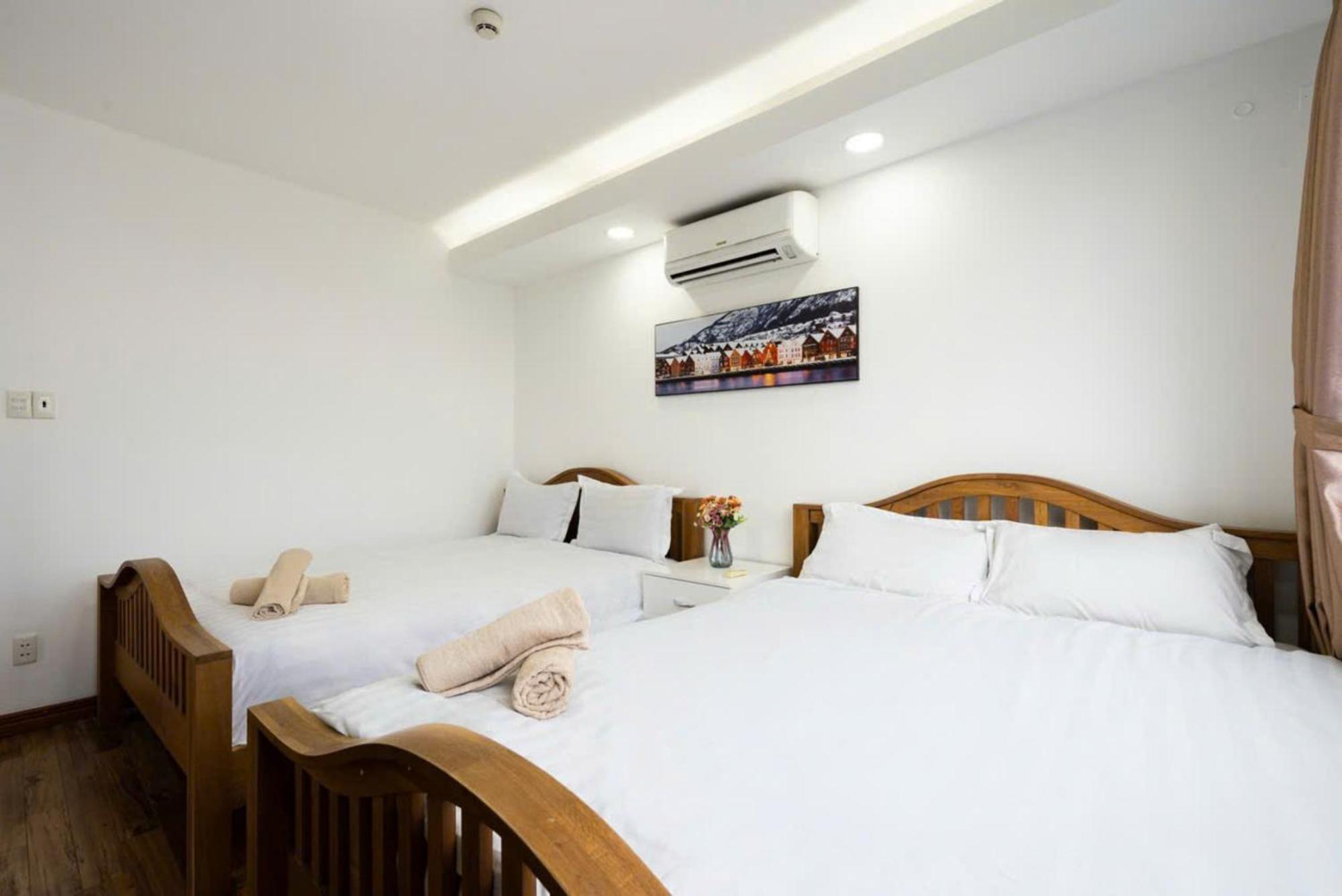 Otis Apartment - Balcony View - Steps From Bui Vien - International Plaza Building - District 1