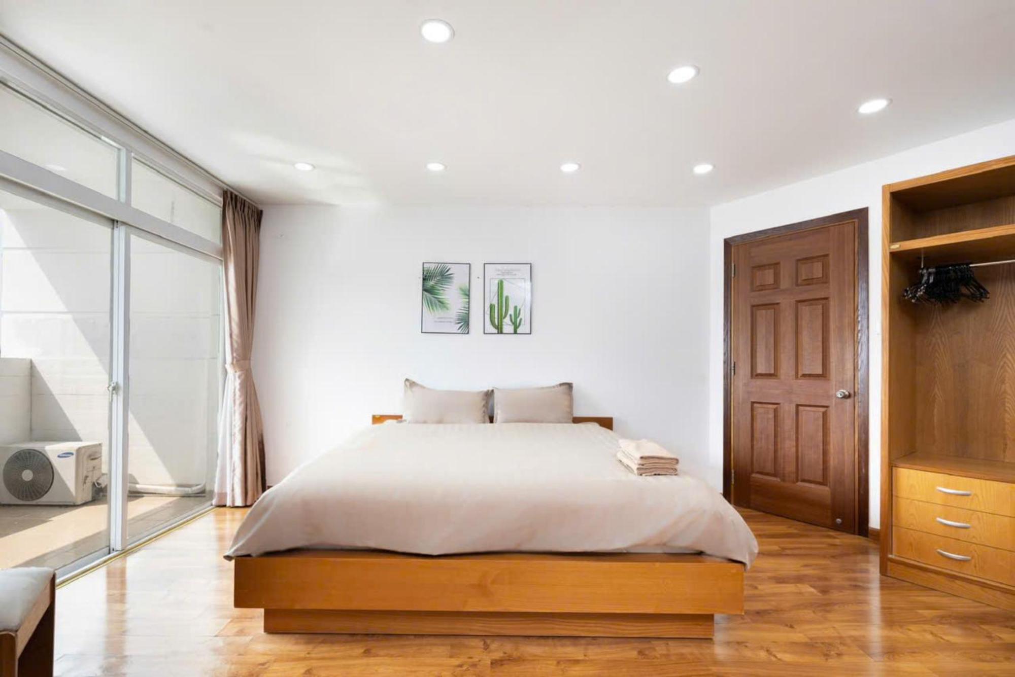 Căn hộ Otis Apartment - Balcony View - Steps From Bui Vien - International Plaza Building - District 1 TP. Hồ Chí Minh