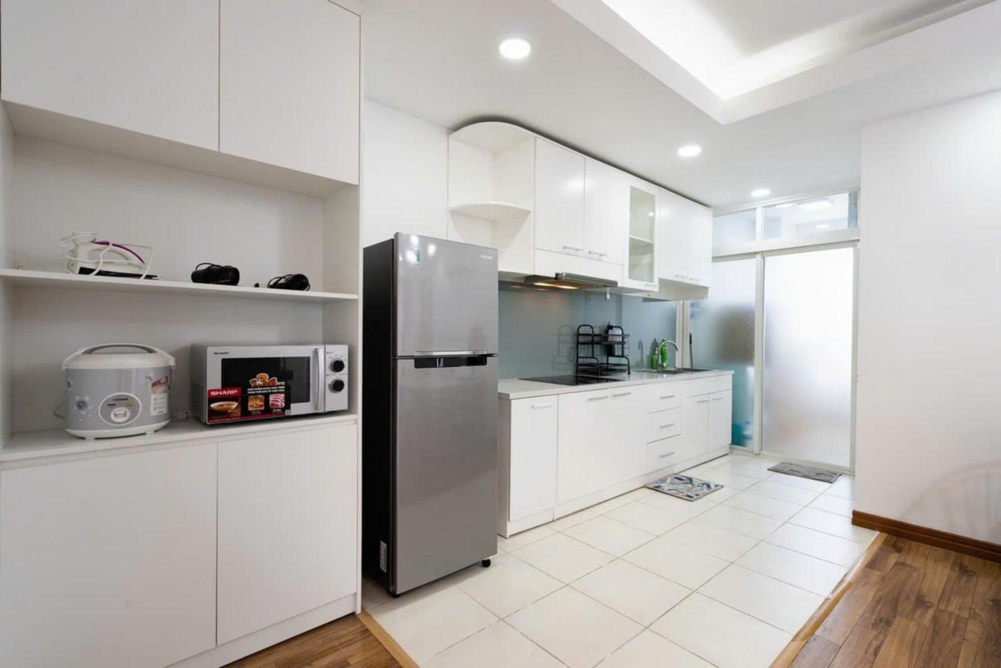 Otis Apartment - Balcony View - Steps From Bui Vien - International Plaza Building - District 1 *