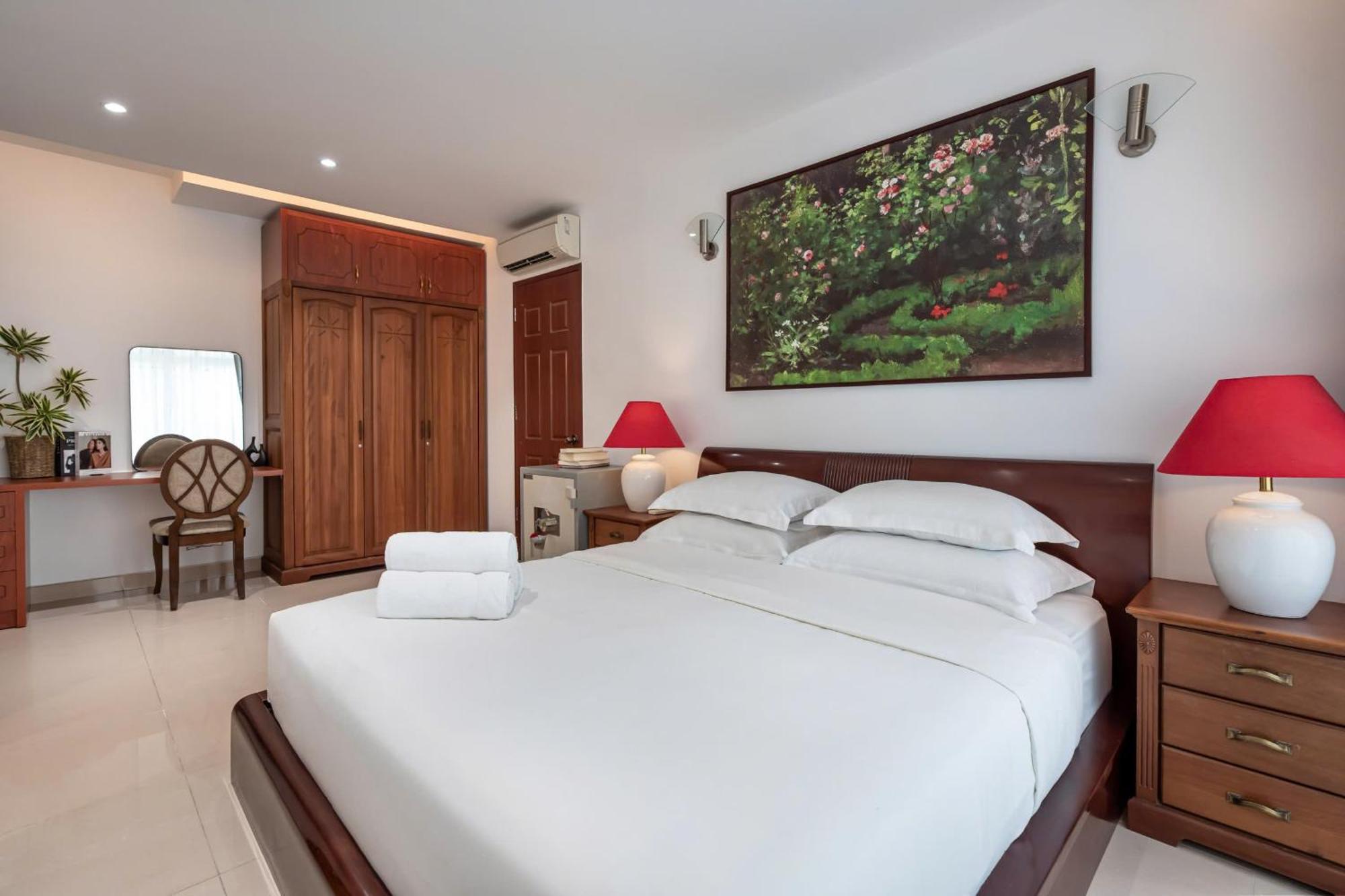 Căn hộ Otis Apartment - Balcony View - Steps From Bui Vien - International Plaza Building - District 1