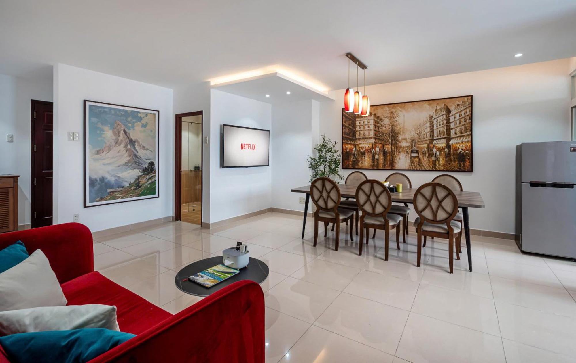 Otis Apartment - Balcony View - Steps From Bui Vien - International Plaza Building - District 1 * TP. Hồ Chí Minh
