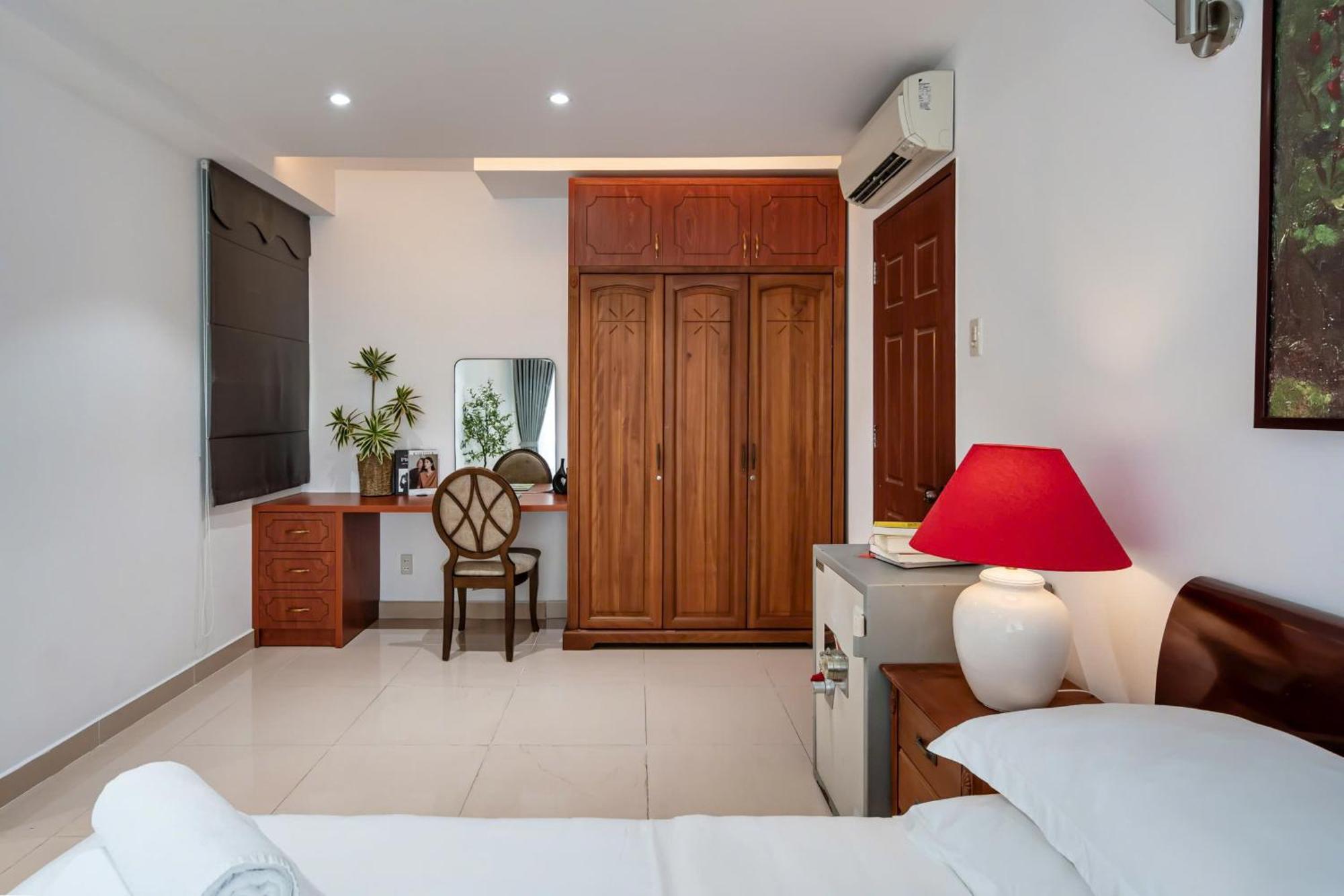 Otis Apartment - Balcony View - Steps From Bui Vien - International Plaza Building - District 1 Căn hộ TP. Hồ Chí Minh