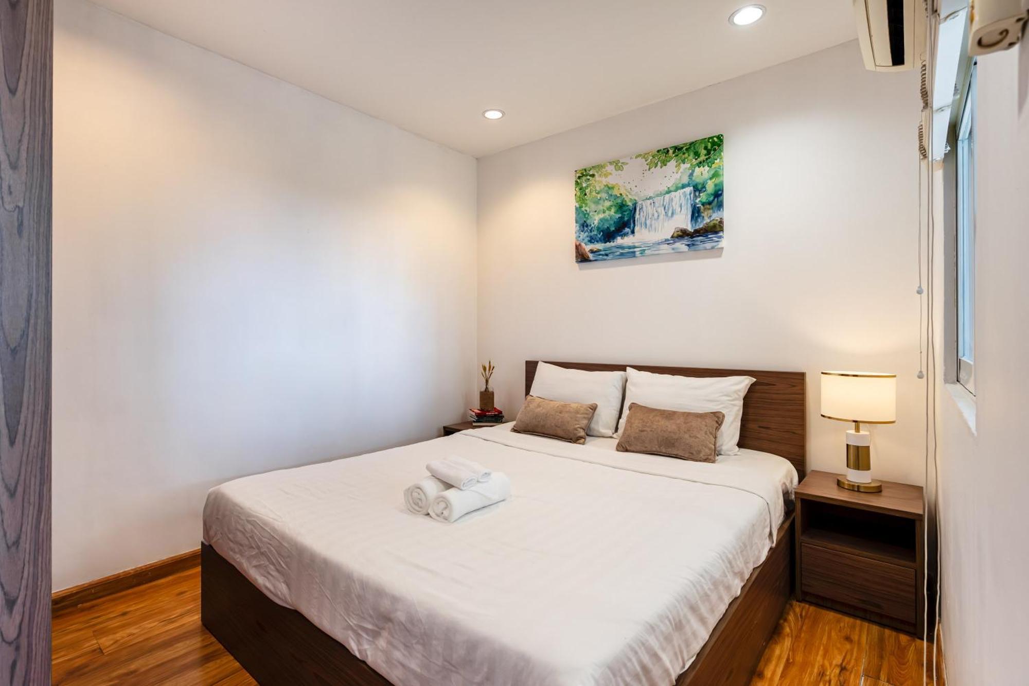 Căn hộ Otis Apartment - Balcony View - Steps From Bui Vien - International Plaza Building - District 1