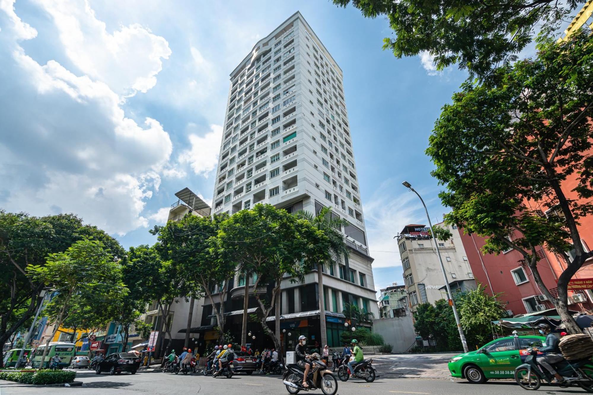 Otis Apartment - Balcony View - Steps From Bui Vien - International Plaza Building - District 1 Apartment Ho Chi Minh City