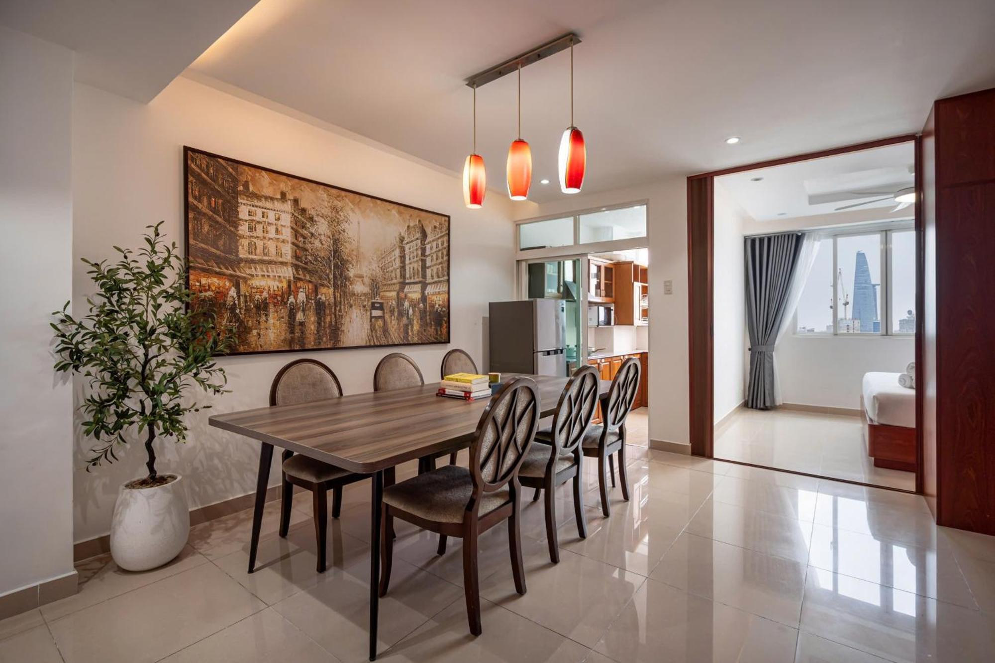 Otis Apartment - Balcony View - Steps From Bui Vien - International Plaza Building - District 1